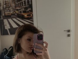 Watch evalove1´s Live Show on BongaCams