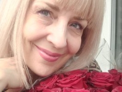 Watch mery8poppins´s Live Show on BongaCams