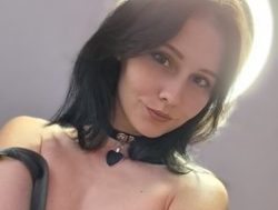 Watch EnaVladiaa´s Live Show on BongaCams