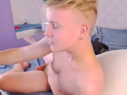 Watch lunarvoid´s Live Show on Chaturbate