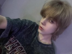 Watch ReneYolker´s Live Show on BongaCams