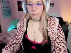 Watch justkerryx´s Live Show on Chaturbate