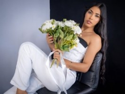 Watch Alysson-18´s Live Show on BongaCams