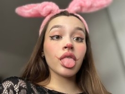 Watch CozyCare´s Live Show on BongaCams