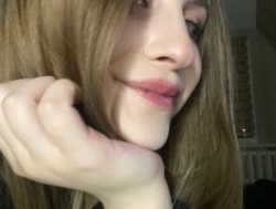 Watch EmelineVayda´s Live Show on BongaCams