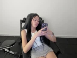 Watch goddess_of_pigs´s Live Show on Chaturbate