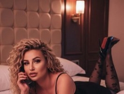 Watch your-amazon4rever-wild´s Live Show on BongaCams