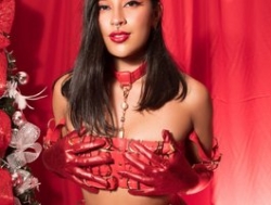 Watch zoee-martiins´s Live Show on BongaCams