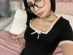 Watch NyraNoir´s Live Show on ItsLive