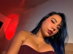 Watch ValeriLunaaX´s Live Show on ItsLive