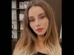 Watch AnnaSnSonya´s Live Show on ItsLive