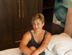 Watch MarieneMature´s Live Show on BongaCams