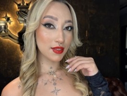Watch MollyyCruz´s Live Show on BongaCams