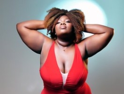 Watch ebony-NeighborMoans´s Live Show on BongaCams