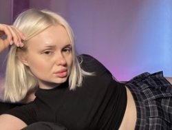 Watch LuxBby´s Live Show on BongaCams