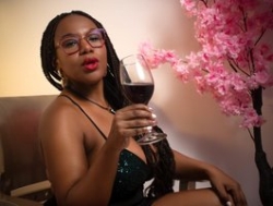 Watch Samanthafox´s Live Show on BongaCams