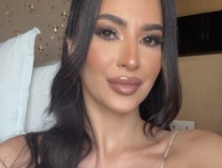 Watch naila18´s Live Show on BongaCams