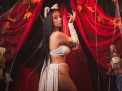 EyshelJones is Live on ItsLive: I am a striking, confident and very sensual girl. I love playing with the camera, smiling, talking and letting my personality be part of the show. I enjoy creating an intimate, flirtatious and energetic atmosphere. Watch EyshelJones´s Live Show on ItsLive