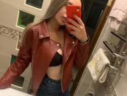 Watch OriginalHOOLi´s Live Show on BongaCams