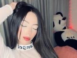 Watch AriaFoxx´s XXX Show and Chat!