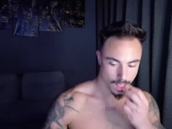 Watch master_lukass´s Live Show on Chaturbate