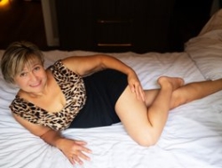 Watch MarieneMature´s Live Show on BongaCams