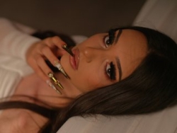 Watch ZaraFeline´s Live Show on ItsLive
