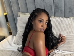 Watch AzraKnox´s Live Show on BongaCams