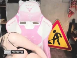 Watch yourcutiegoth´s Live Show on Chaturbate