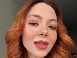 MartyDream is Live on ItsLive: My show just got even hotter
In my shows, you'll find everything: JOI, CEI, SPH, and other sweet and kinky moments that make your heart race. Red hair, a gentle face, and intense passion in every move -- all for your pleasure. Watch MartyDream´s Live Show on ItsLive