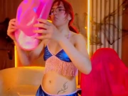 Watch liss_red_tx´s Live Show on Chaturbate