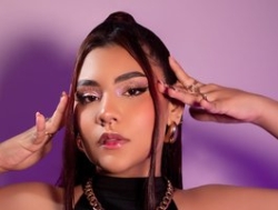 Watch AlannaRousse´s Live Show on BongaCams