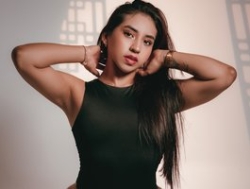 Watch Vittoria-Contii´s Live Show on BongaCams