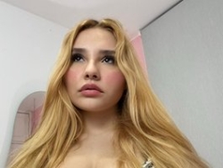 Watch Classy-Carrie´s Live Show on BongaCams
