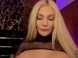 Watch barbiekara´s Live Webcam Chat Room