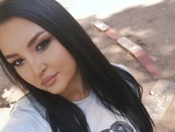 Watch BeverlyBoobs´s Live Show on BongaCams
