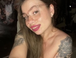 Watch ELIZABETH-PLANET´s Live Show on BongaCams