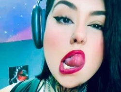 Watch veronika-metalstar´s Live Show on BongaCams