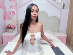 Watch millieskinny18´s Live Show on Chaturbate