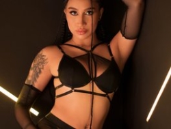 Watch NickyLawson´s Live Show on BongaCams