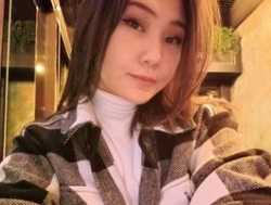 Watch RenaWong´s Live Show on BongaCams