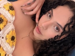 Watch AlanaBianco´s Live Show on ItsLive