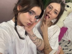 Watch MaoandLulu´s Live Show on BongaCams