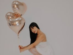 Watch kimhilton-´s Live Show on BongaCams