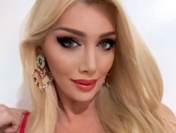 Watch BarbiBentley´s Live Show on BongaCams