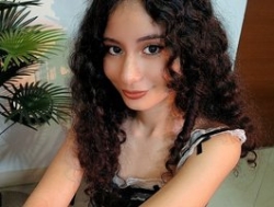 Watch Alexa-Daddario´s Live Show on BongaCams