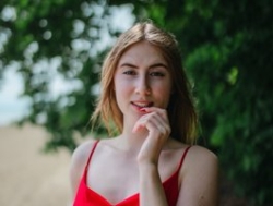 Watch desireMegan´s Livestream and Chat