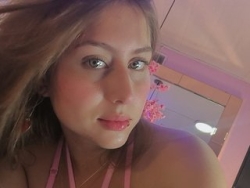 Watch LisaMiller_18´s Live Show on ItsLive