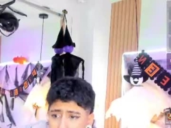 Watch ethan_lennox_´s Live Show on Chaturbate