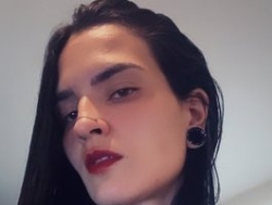 Watch emmaherby1´s Live Show on BongaCams